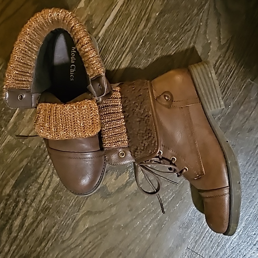 Moda Chics fake leather boots size 7